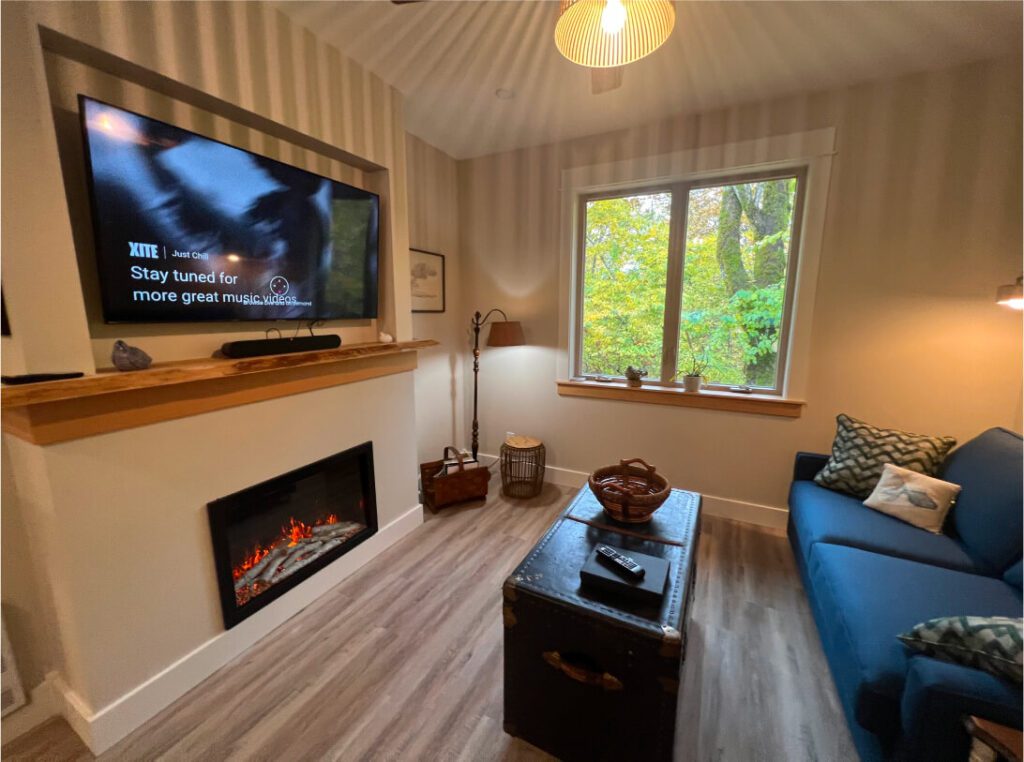 quail nest living room