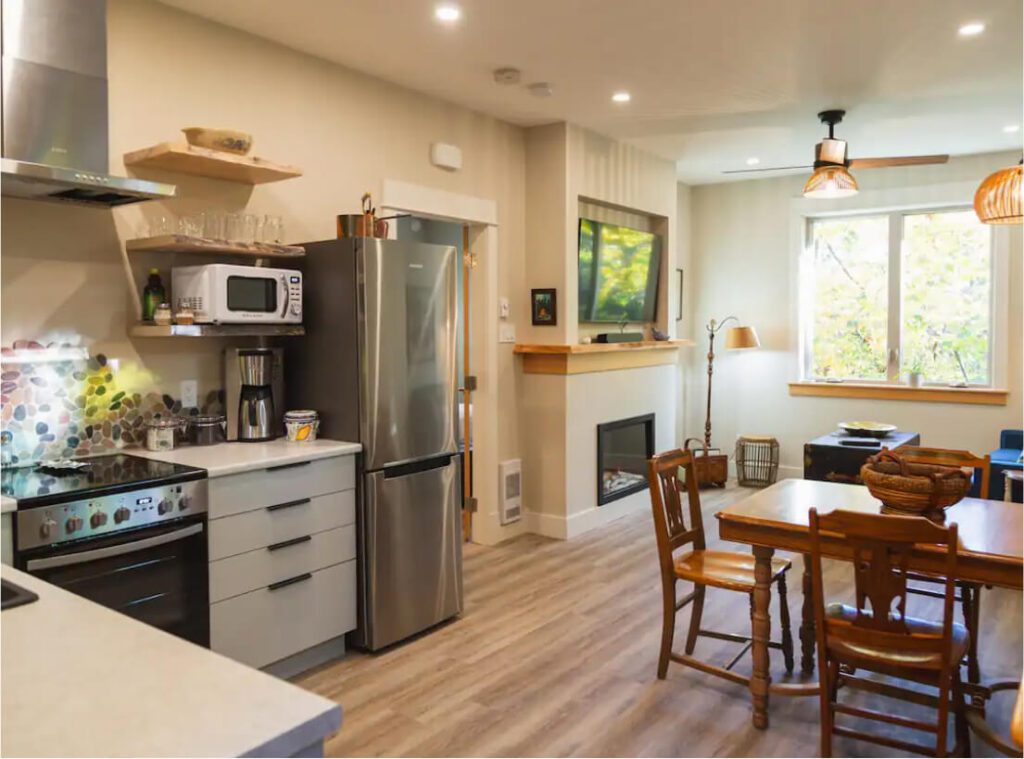 Quail Nest Kitchen & Living Room