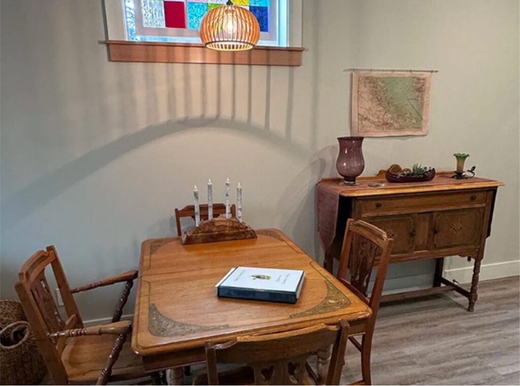 Quail Nest Kitchen Table